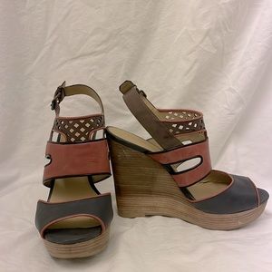Platform sandals